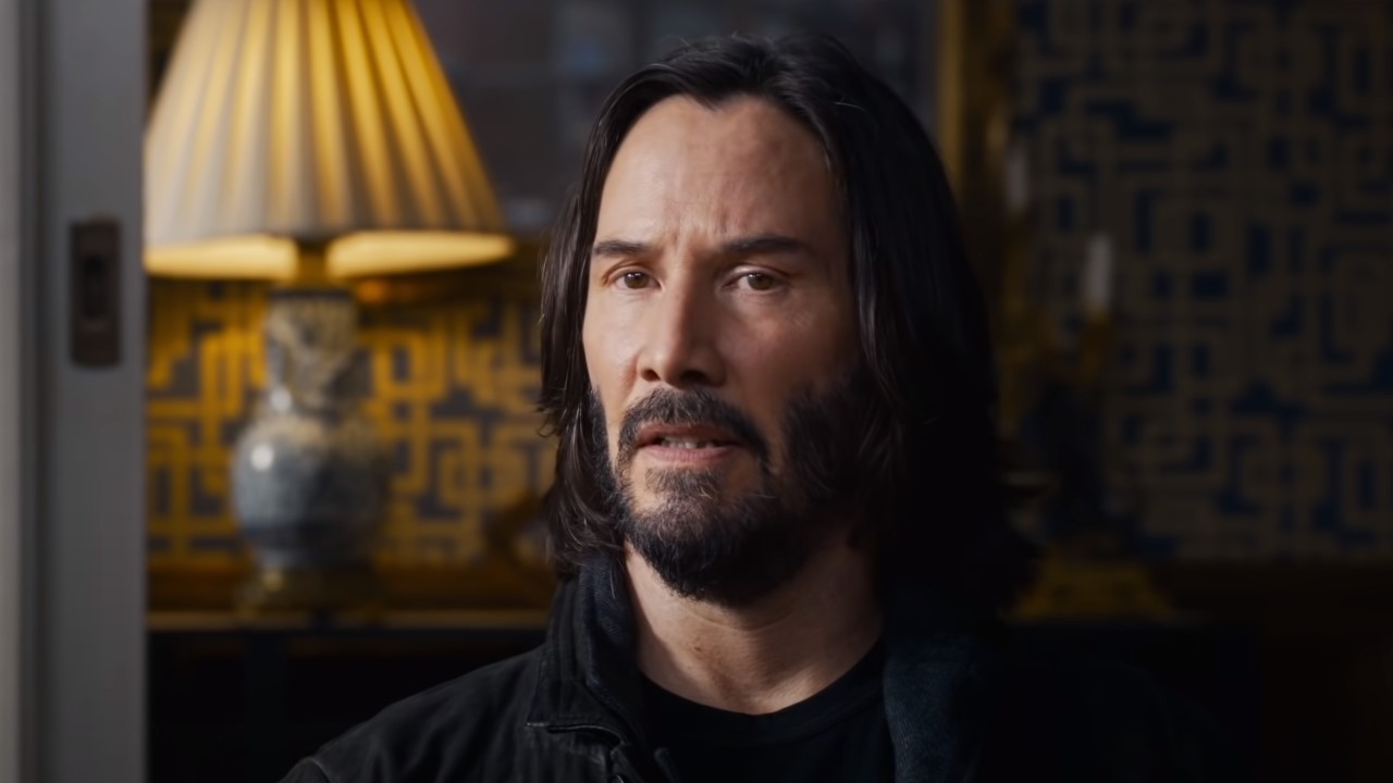 Thomas Anderson alias Neo v Matrix Resurrections. Stále v podaní Keanu Reevesa.
