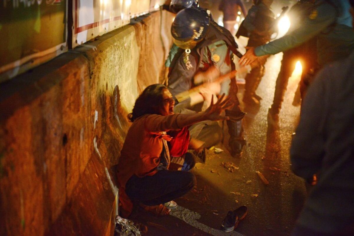 foto roka 2021, policajti, Bangladéš