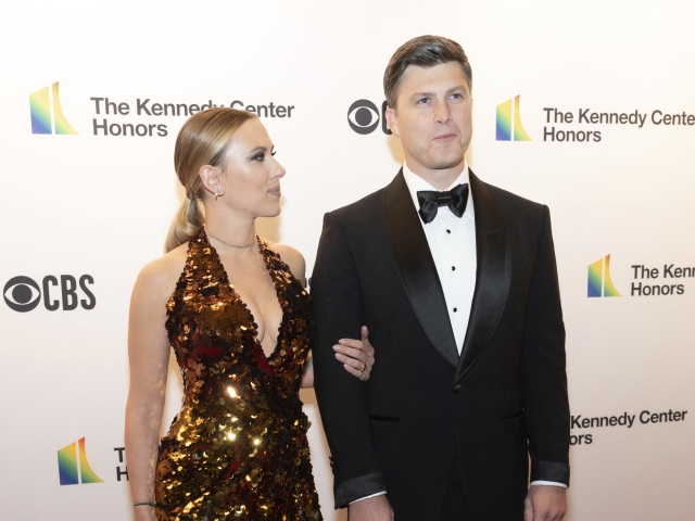 Herečka Scarlett Johansson a jej manžel Colin Jost.