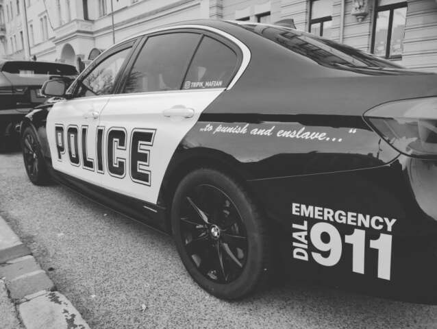 Police / Emergency dial / 911 /