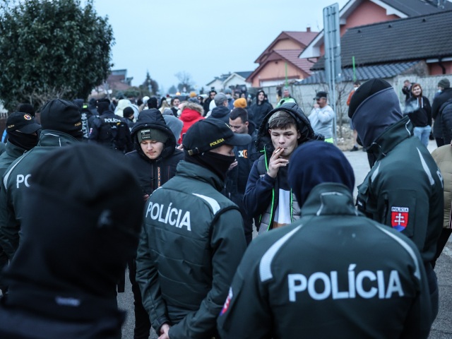 miloslavov protest polícia