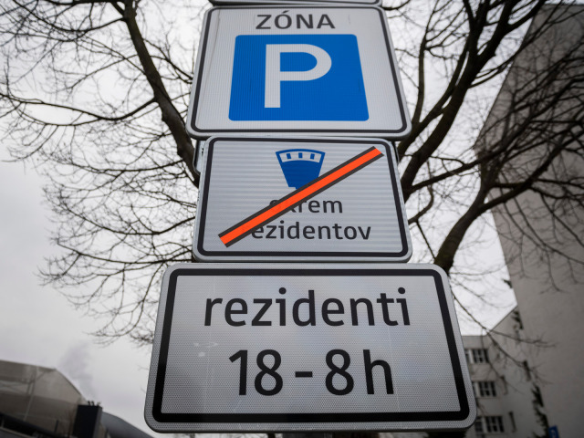 SR Bratislava doprava parkovanie zóny regulované PAAS BAX