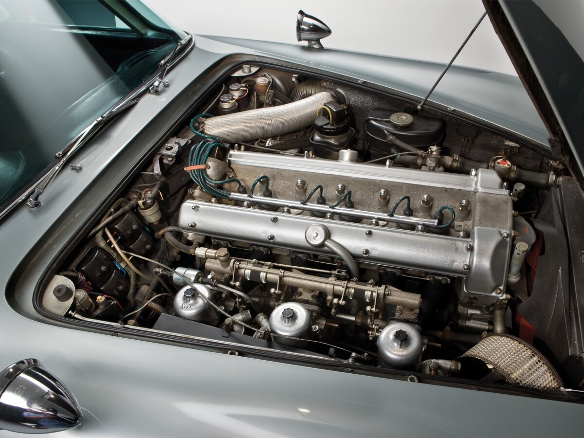Aston Martin DB5 - filmový špeciál Goldfinger