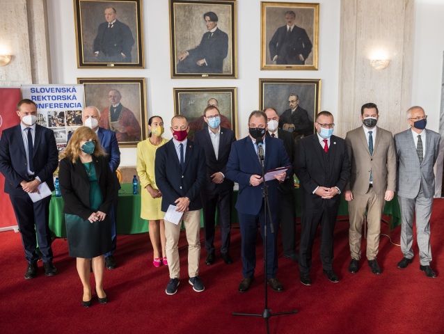 školstvo rektori SRK Števček Kropil Šuran Putala