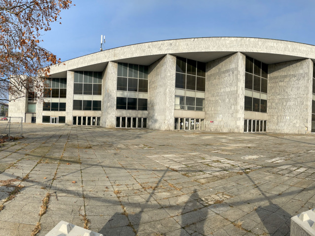 ROH, Istropolis, plot, Dom odborov Istropolis
