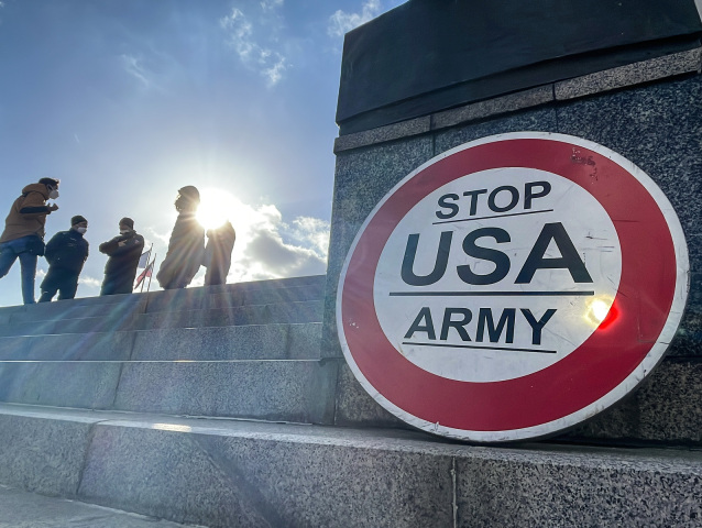Obranná zmluva s USA / Stop USA Army /