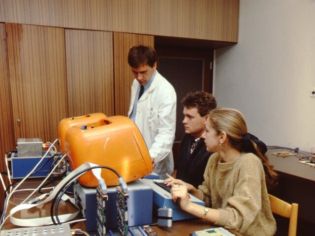 učebňa, elektrotechnická fakulta SVŠT