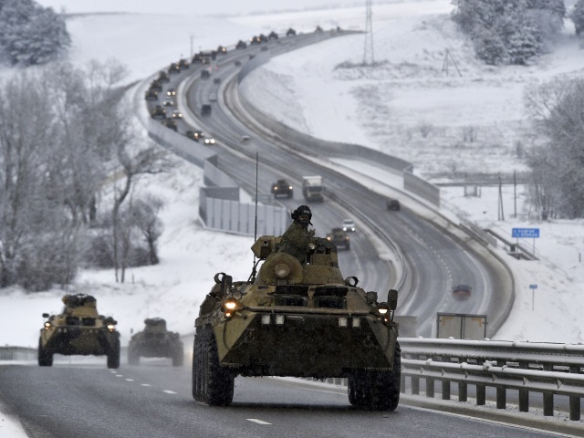 Armáda / Konvoj / Obrnené vozidlo / Tank / Vojak /
