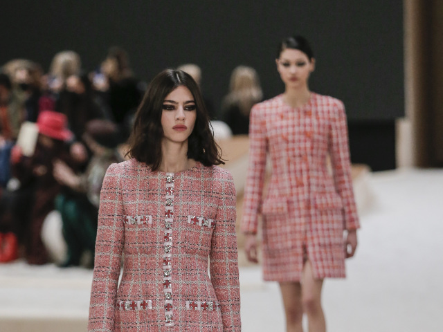 Paris Fashion Chanel H/C