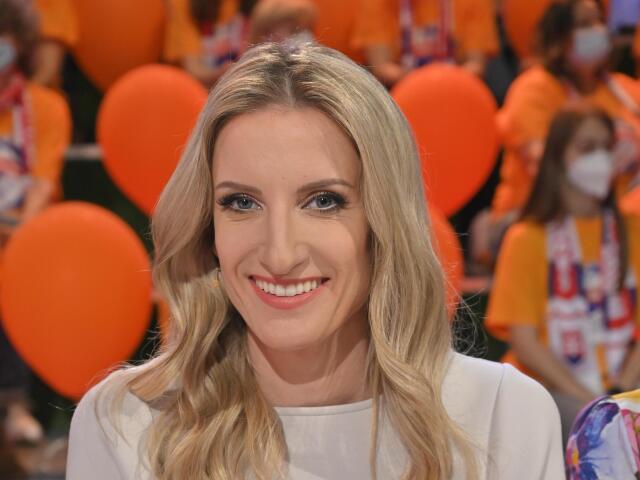 adela
