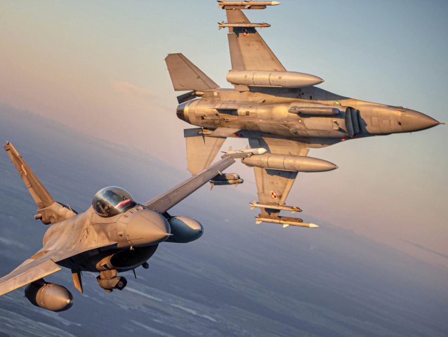 Stíhačka / F-16 /