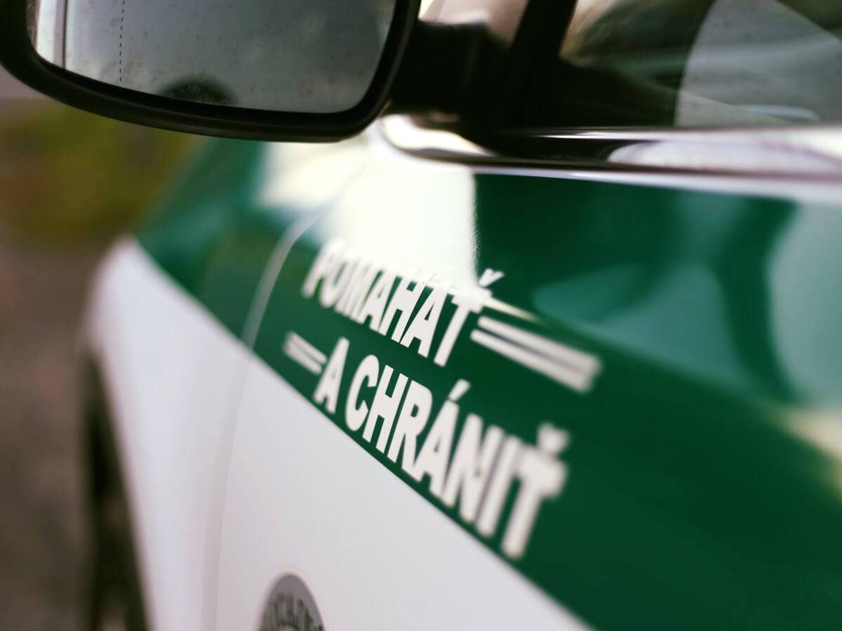 Polícia / Pomáhať a chrániť / Policajné auto /