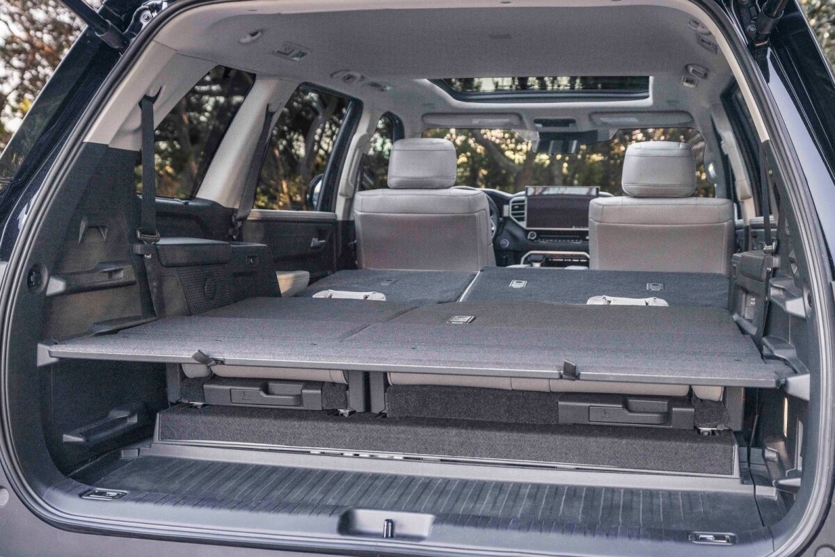 Toyota Sequoia - 2023