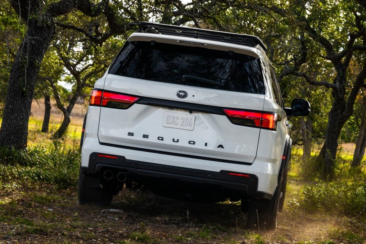 Toyota Sequoia - 2023
