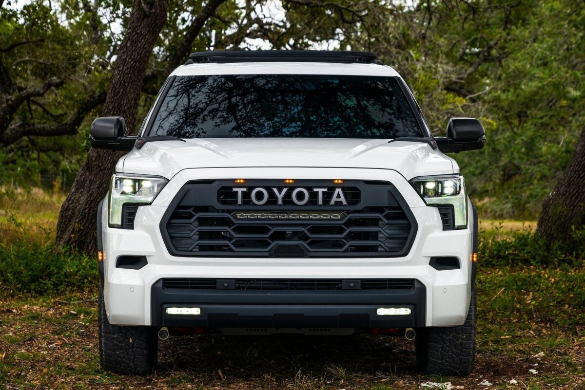 Toyota Sequoia - 2023