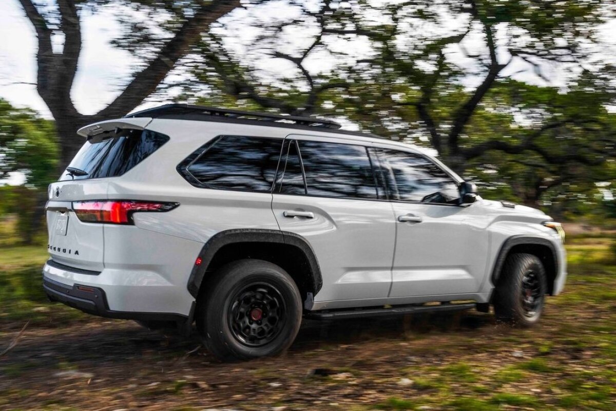 Toyota Sequoia - 2023