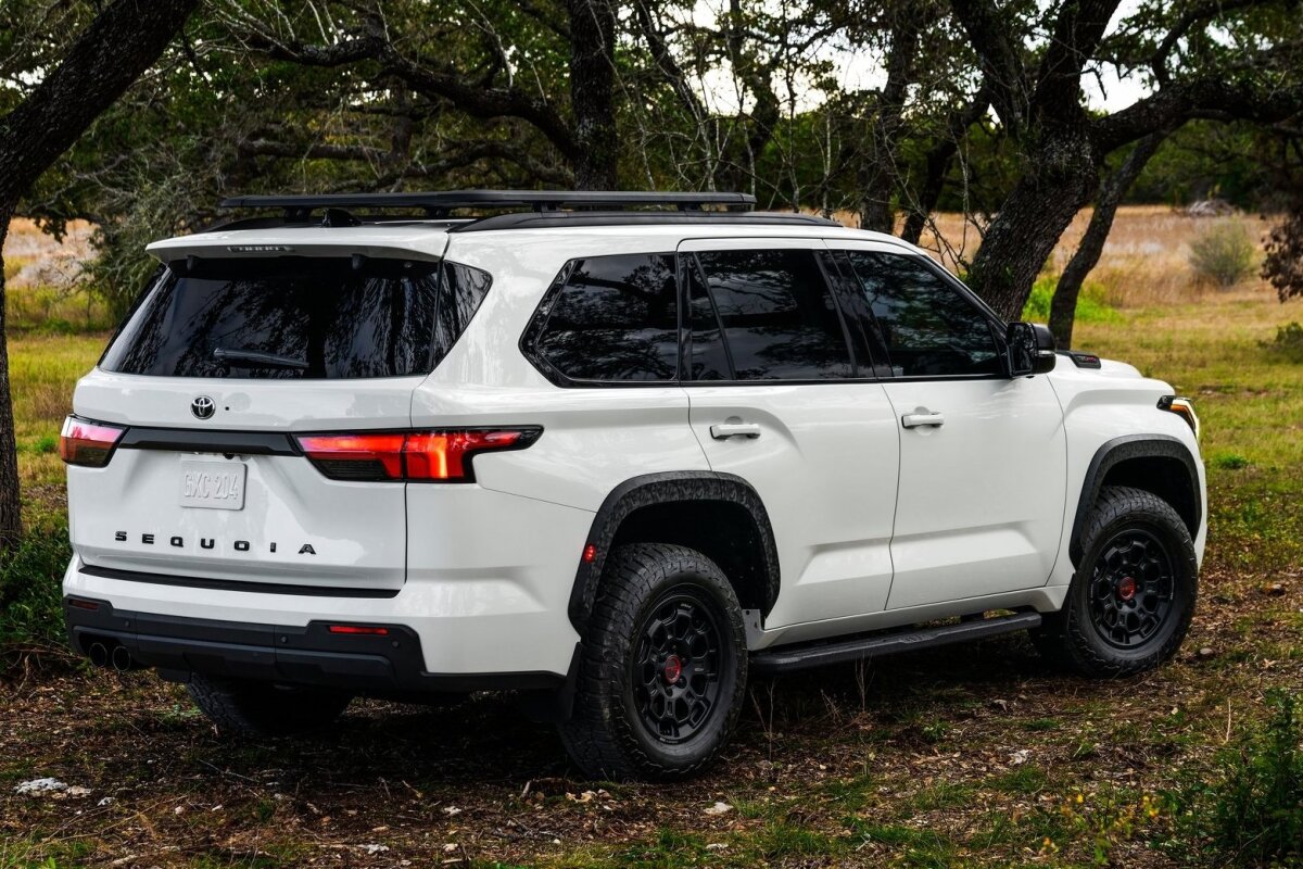 Toyota Sequoia - 2023