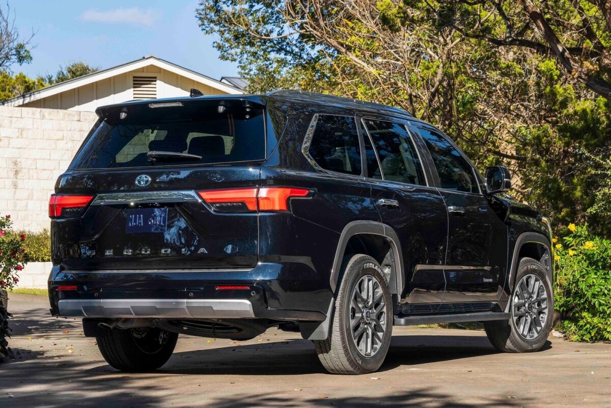Toyota Sequoia - 2023