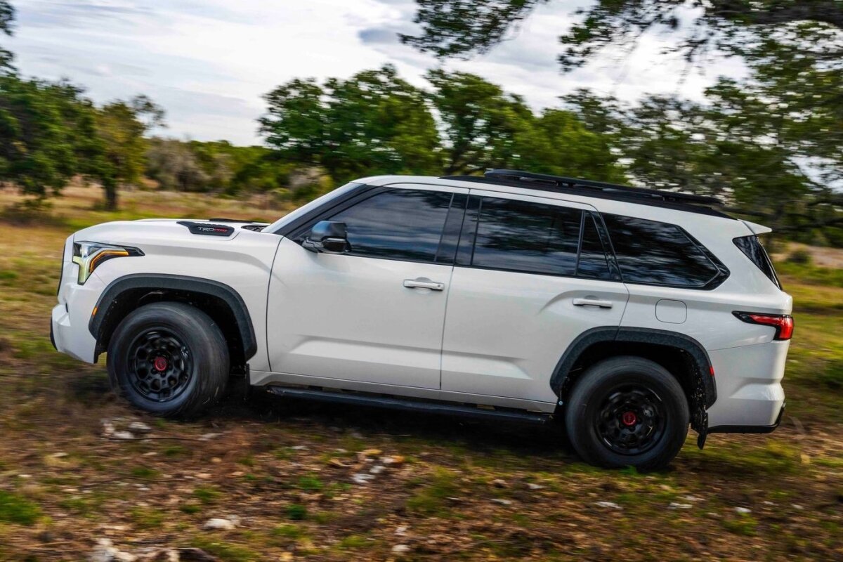 Toyota Sequoia - 2023