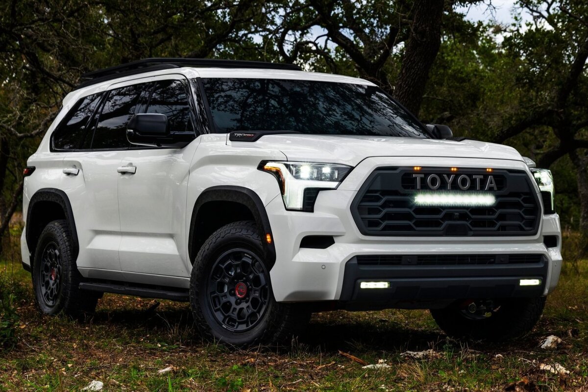 Toyota Sequoia - 2023