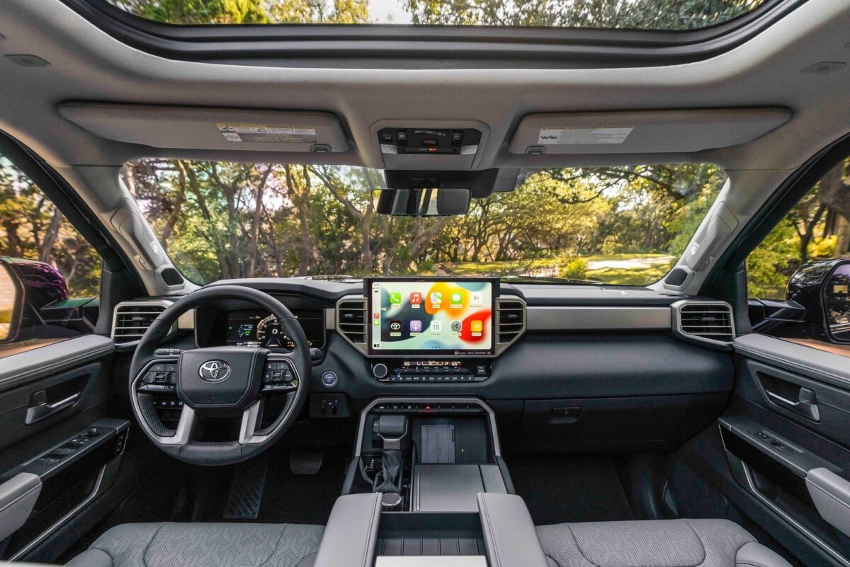 Toyota Sequoia - 2023
