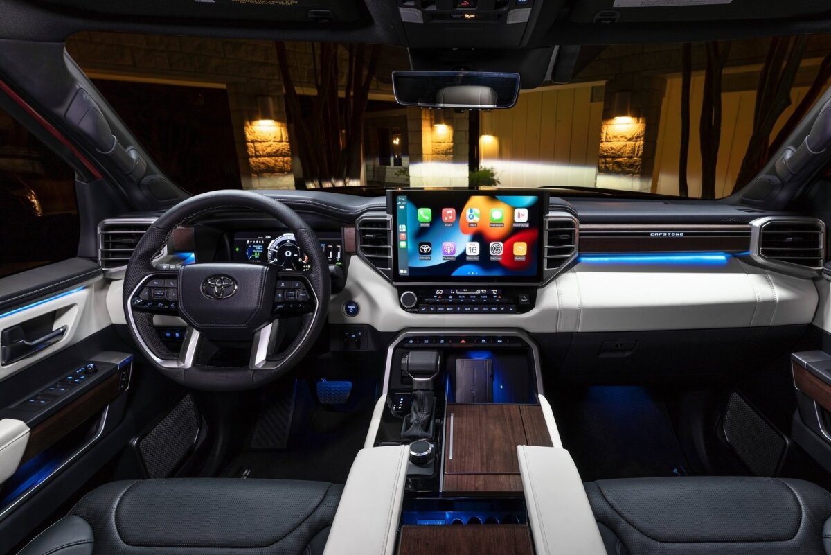 Toyota Sequoia - 2023