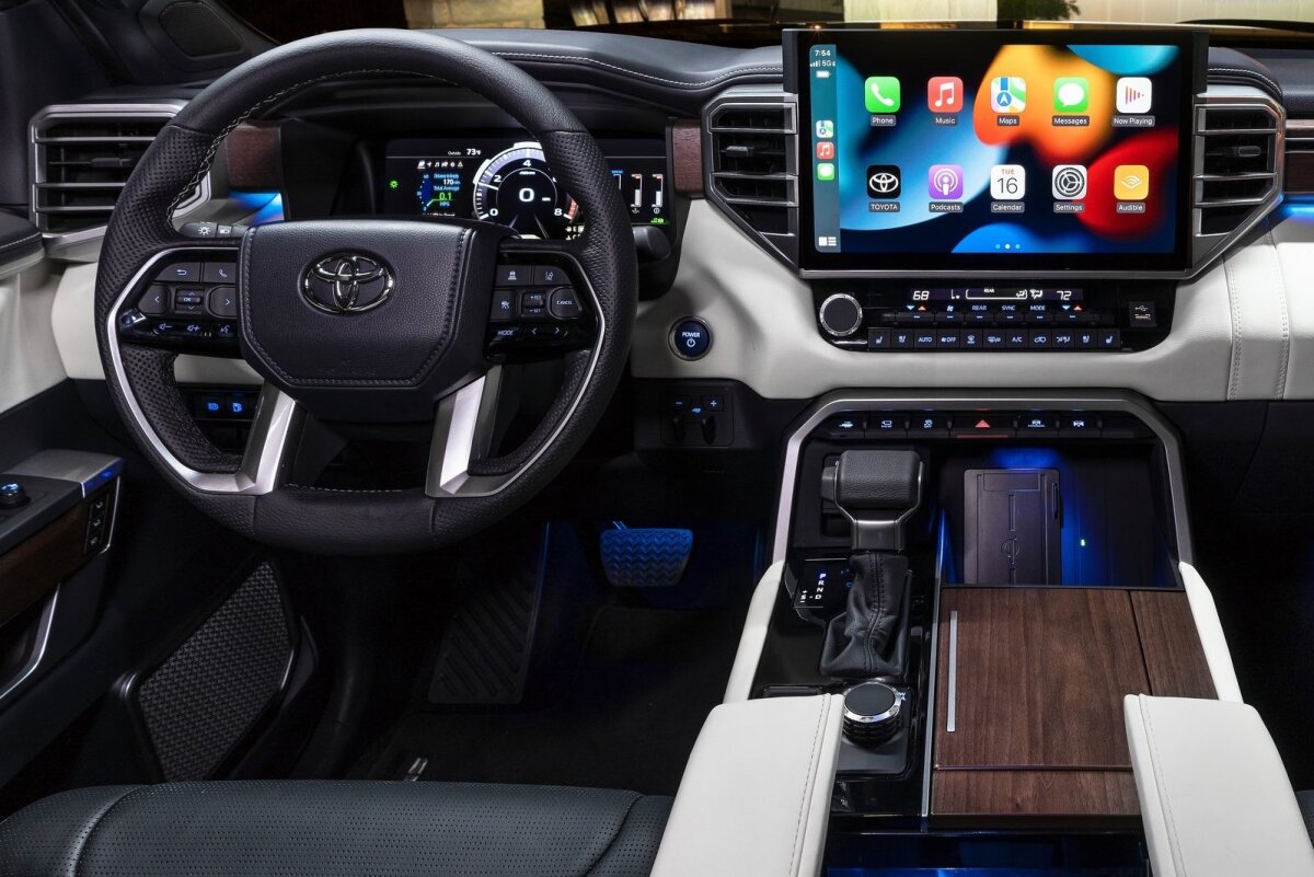 Toyota Sequoia - 2023