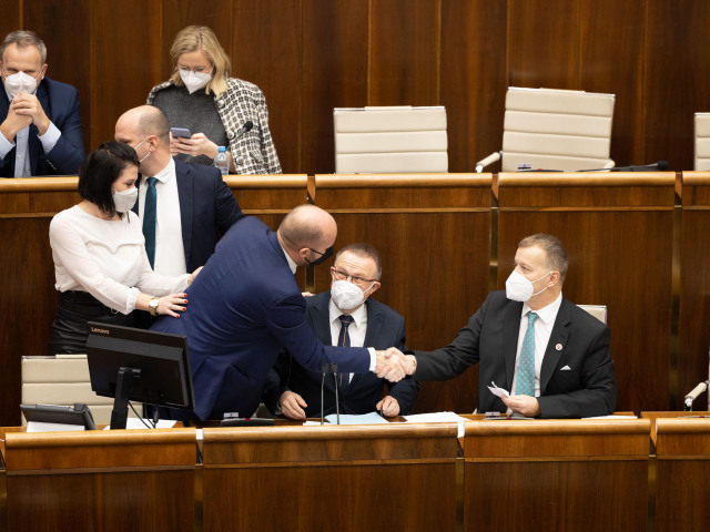 parlament, obranná zmluva, Naď, Kollár, nr sr