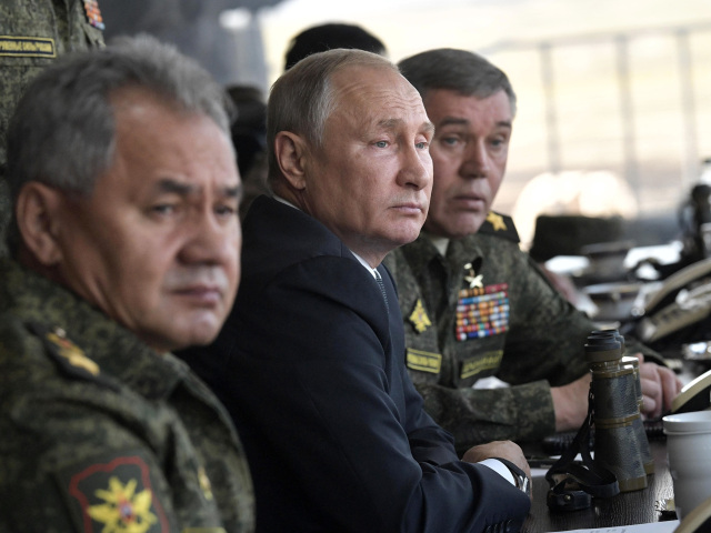 Sergej Šojgu / Vladimir Putin / Valerij Gerasimov /