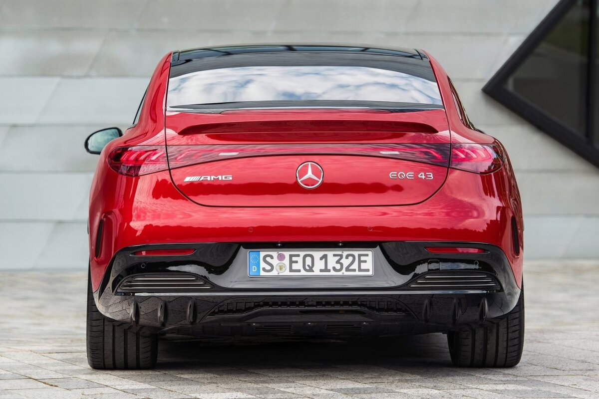 Mercedes-Benz EQE 43 AMG - 2022