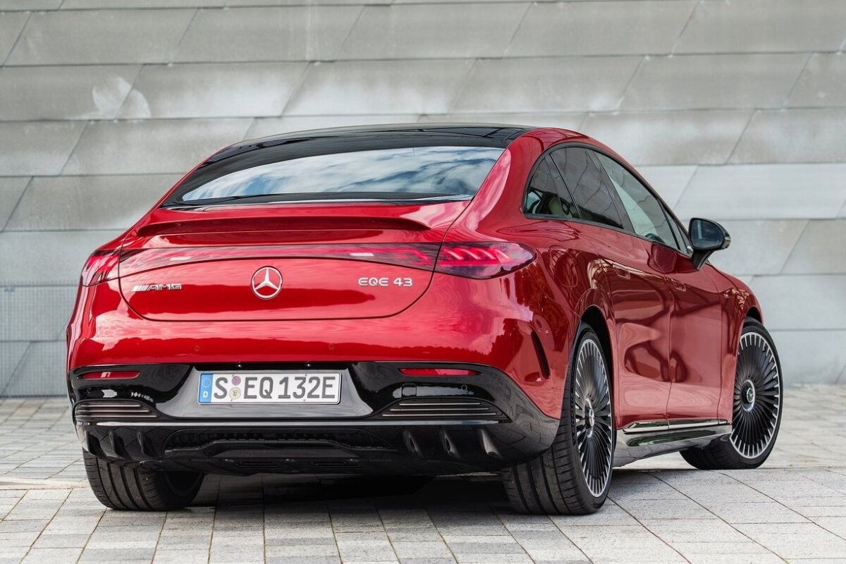 Mercedes-Benz EQE 43 AMG - 2022