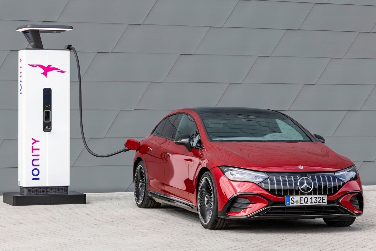 Mercedes-Benz EQE 43 AMG - 2022