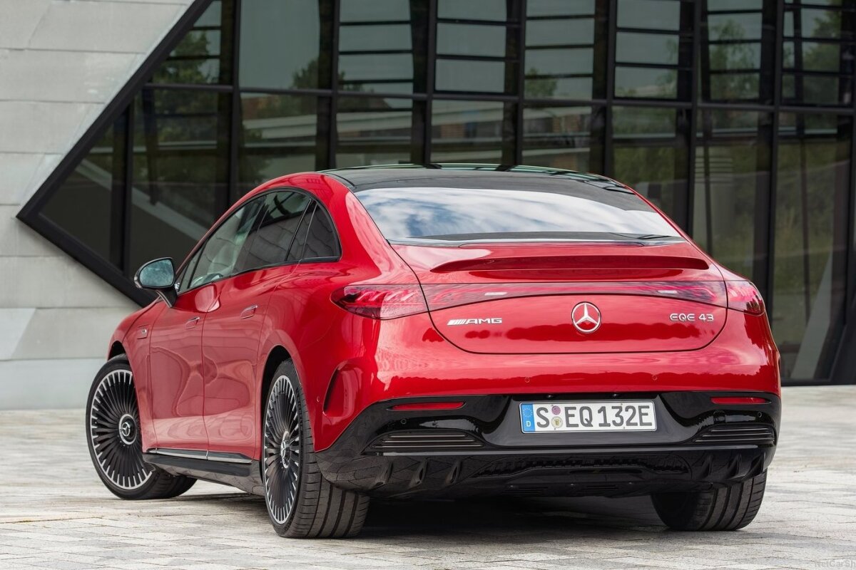 Mercedes-Benz EQE 43 AMG - 2022