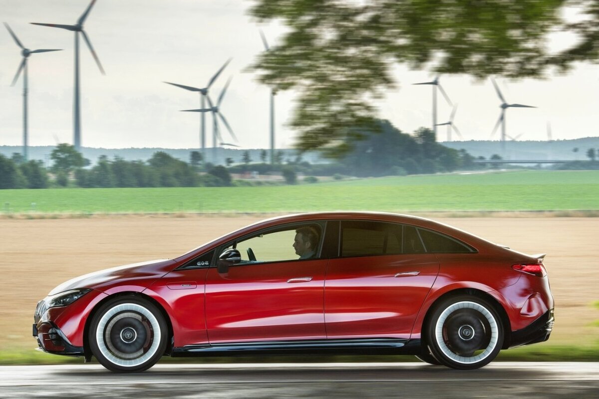 Mercedes-Benz EQE 43 AMG - 2022
