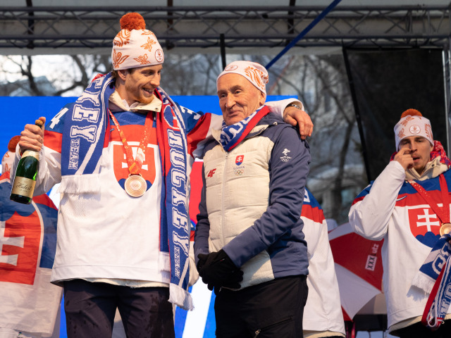 hokej oslava cehlárik a ramsay