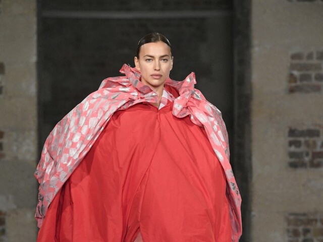 Irina Shayk, prehliadka, Matty Bovan, 