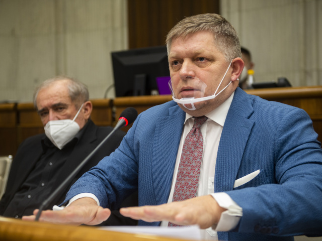 Dušan Muňko, Robert Fico, odvolávanie Romana Mikulca