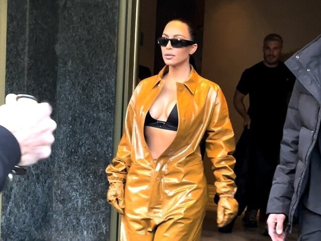 Kim Kardashian, Prada, Miláno, kombinéza