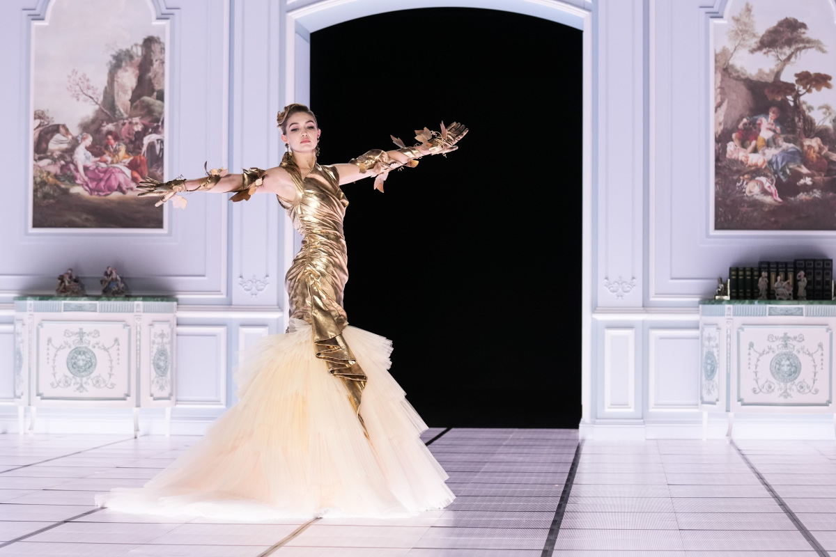 Gigi Hadid, Moschino