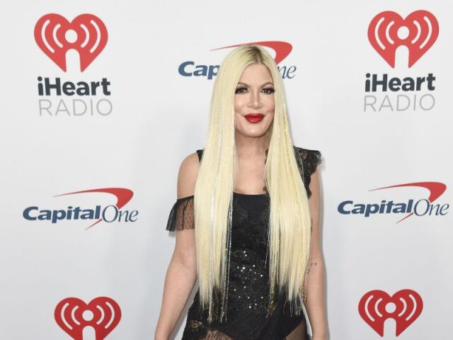 2021 Jingle Ball Los Angeles - Arrivals