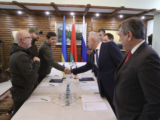 rusko ukrajina mierové rozhovory reznikov podoľaksluckij gryzlov