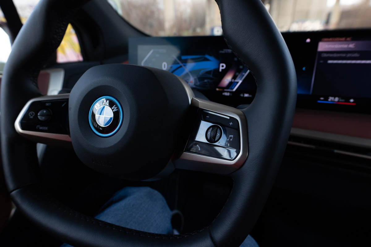 BMW iX xDrive50 - test 2022