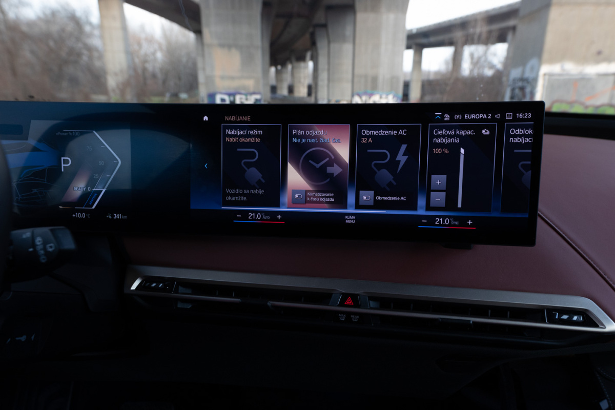 BMW iX xDrive50 - test 2022