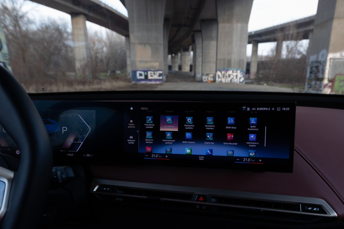 BMW iX xDrive50 - test 2022