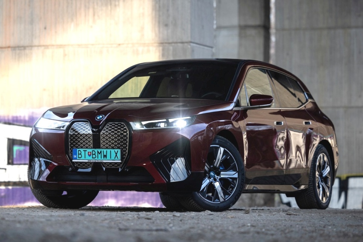 BMW iX xDrive50 - test 2022