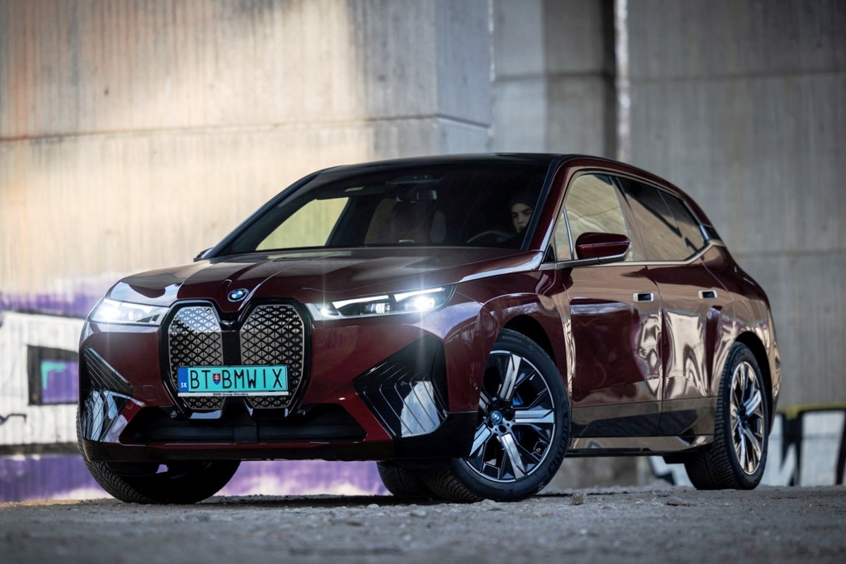 BMW iX xDrive50 - test 2022