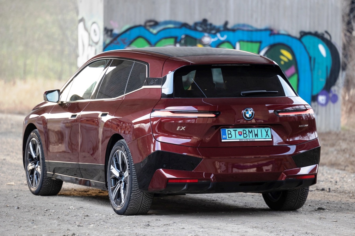 BMW iX xDrive50 - test 2022