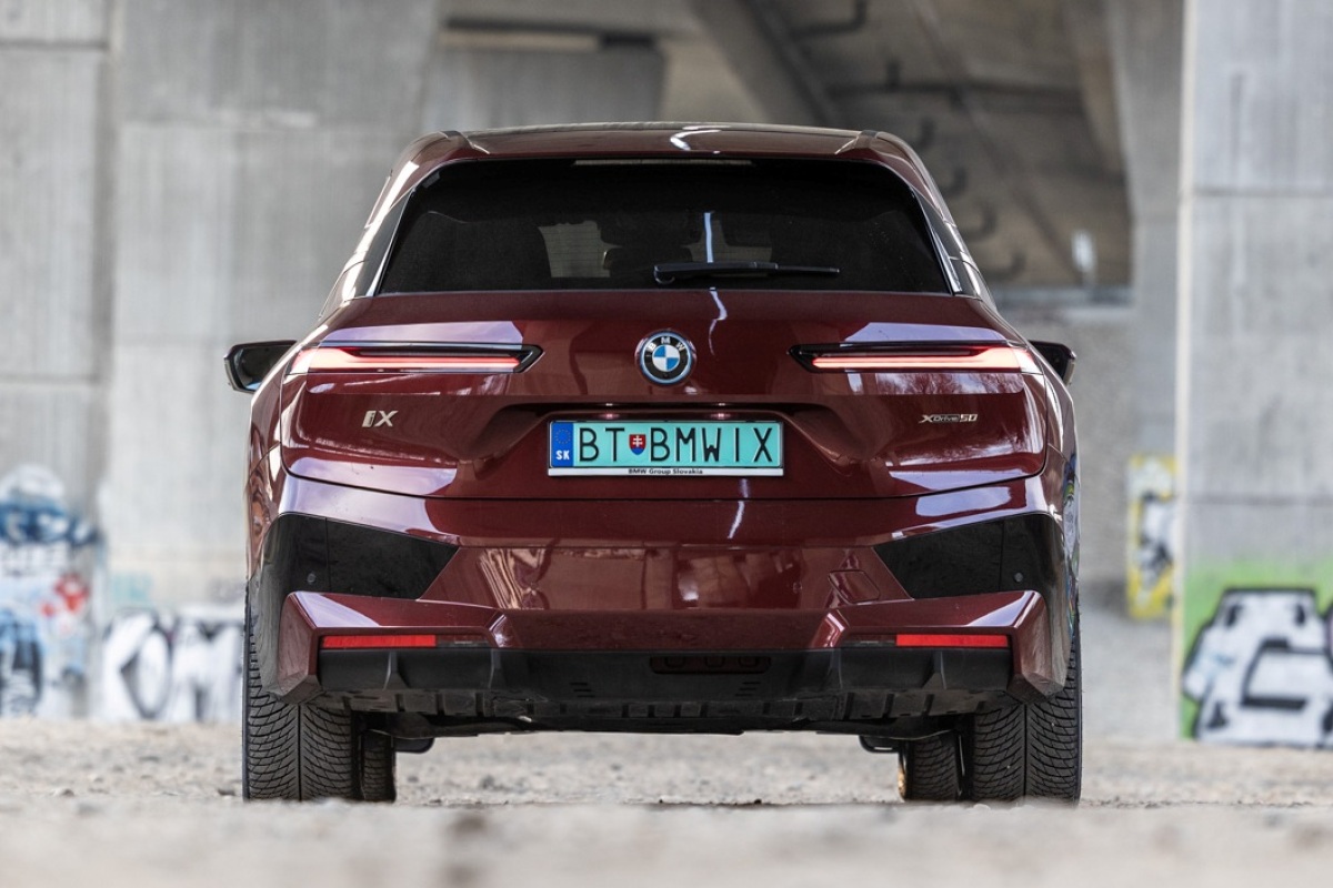 BMW iX xDrive50 - test 2022