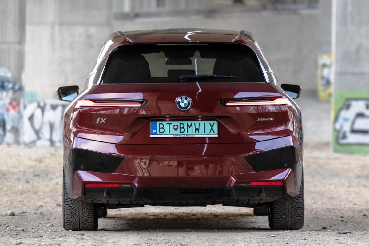 BMW iX xDrive50 - test 2022