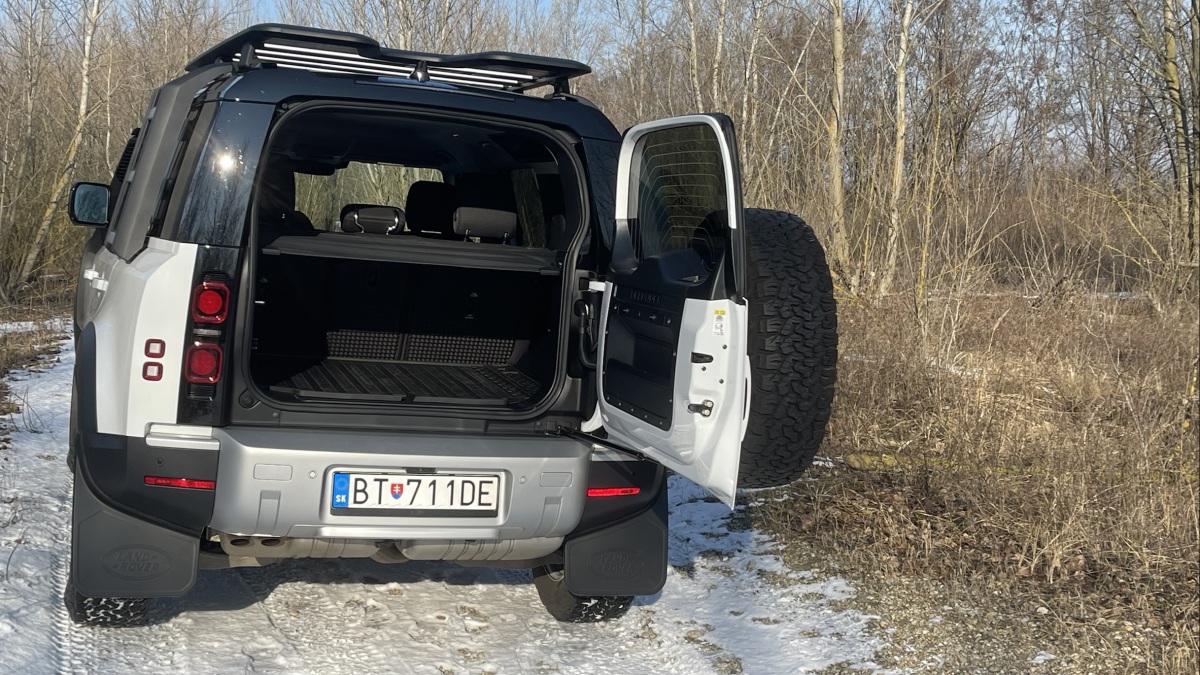 Land Rover Defender 110 D200 (2022)